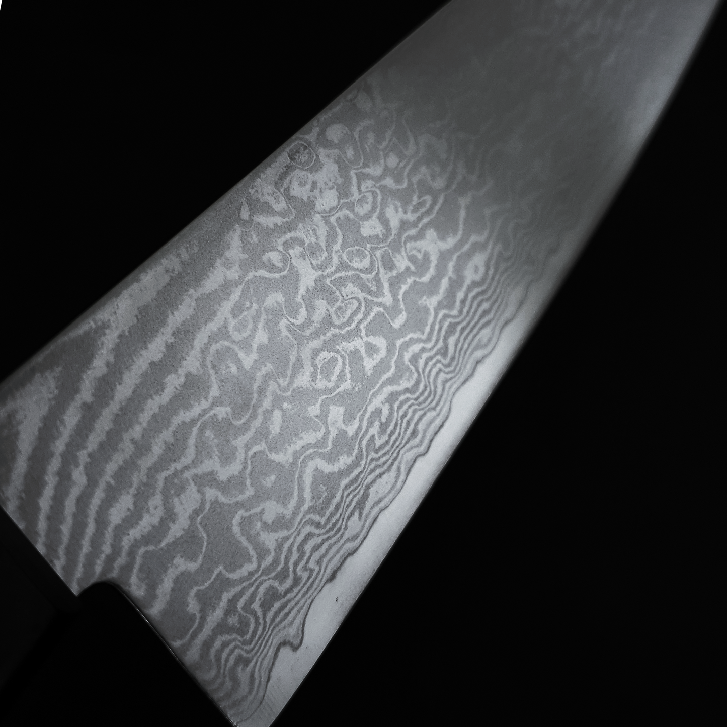 Iseya VG10 33 Layer Damascus Gyuto 210mm