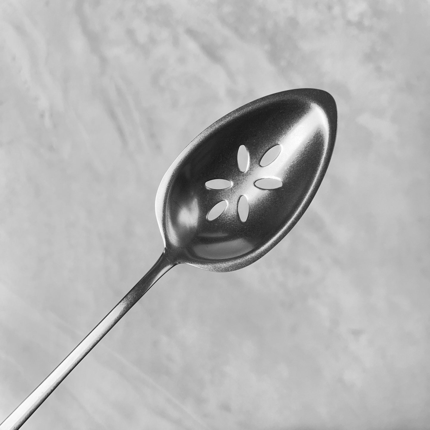 Gestura 00 Silver Spoon - Slotted Plating Spoon