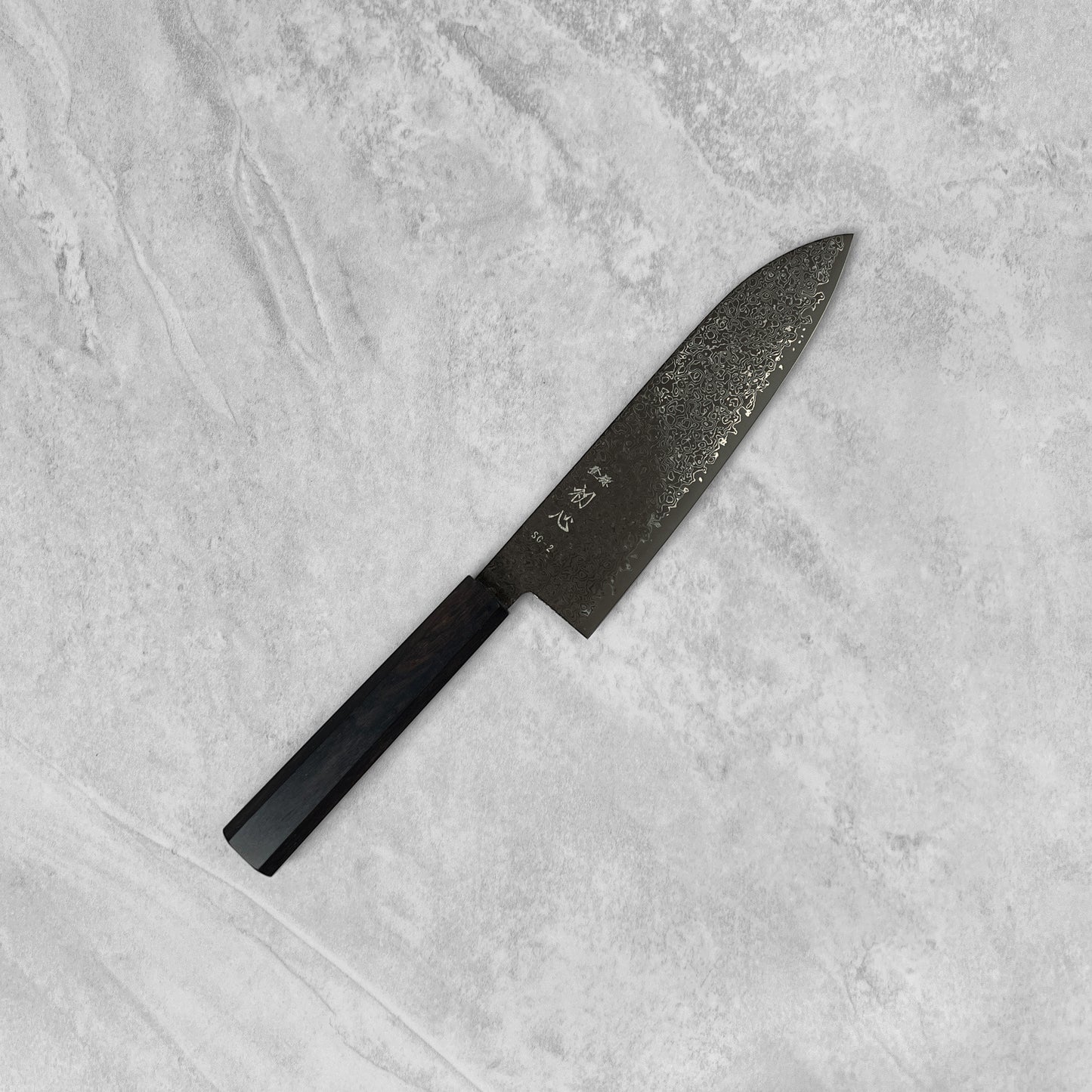 Hatsukokoro Saihyo Kurozome SG2 Damascus Santoku 180mm (by Yauji)
