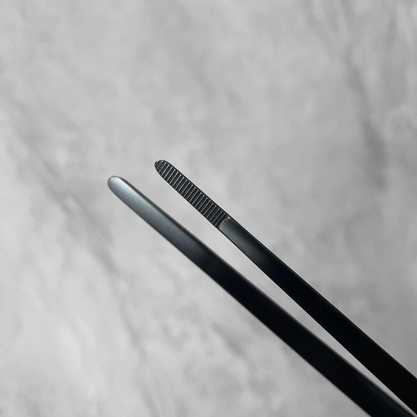 Gestura Petite Stando Tweezer