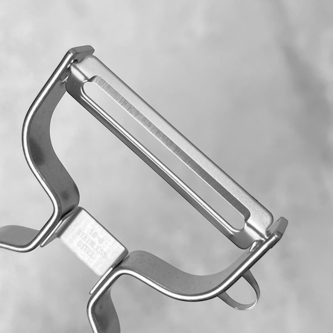 triangle Stainless Steel Y Peeler (Straight / Serrated)