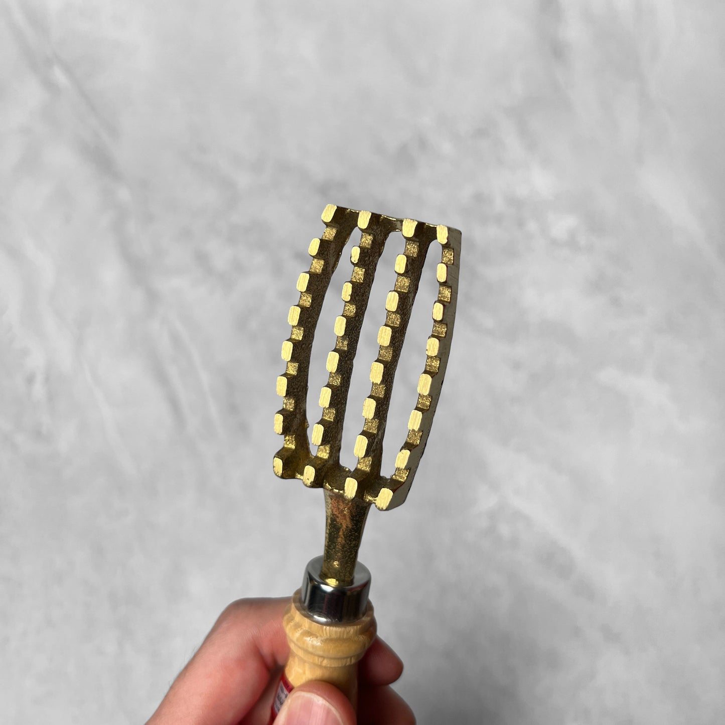 Hoshisan Brass "Urokotori" Fish Scaler